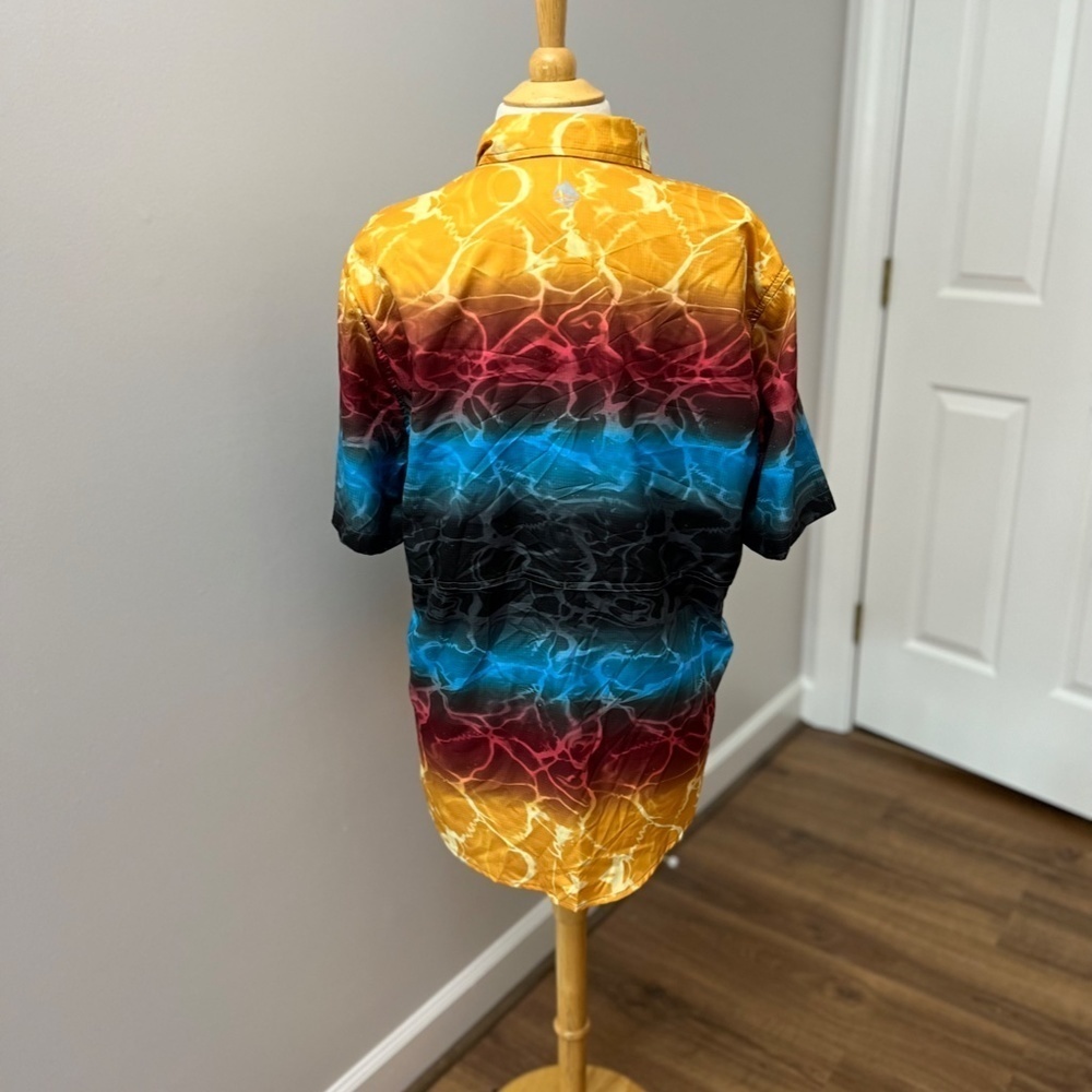 NWT Ocean+Coast Ocean Advantage Button Down Colorful Wave Fishing Shirt Men Sz M - Picture 2 of 13